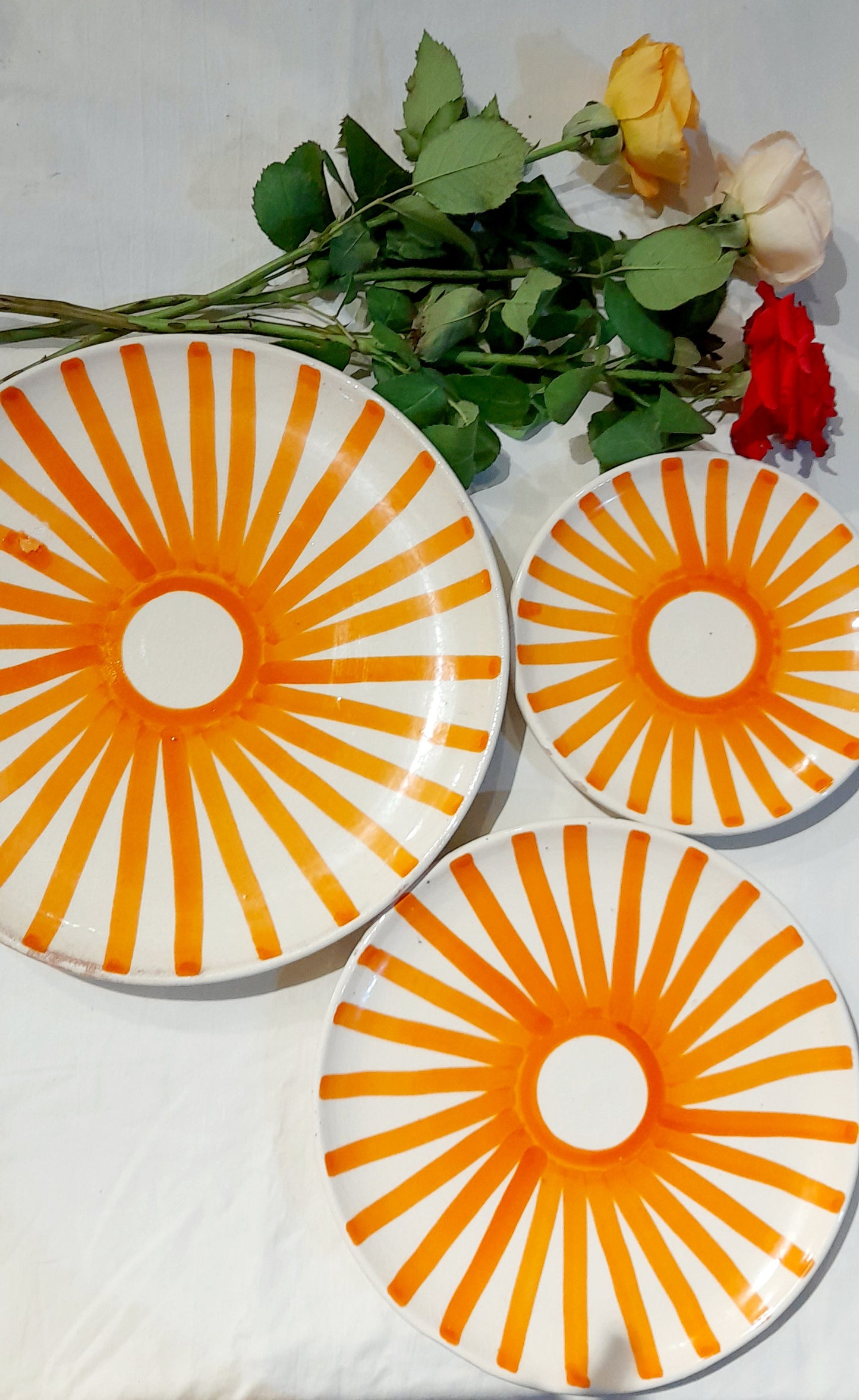 Hand-Painted Geometric Red Ceramic Plate Set – Artistic Touch