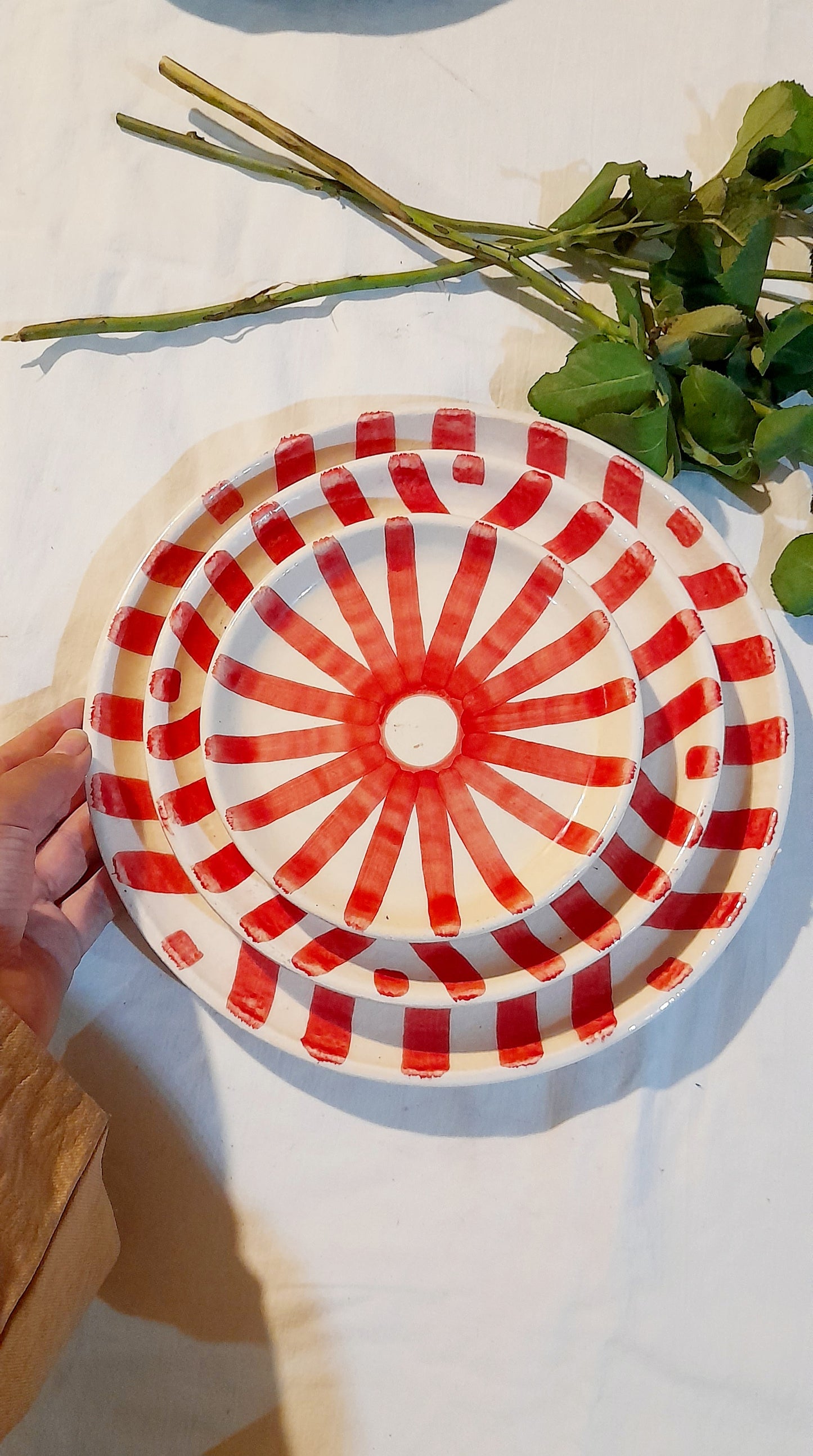 Hand-Painted Geometric Red Ceramic Plate Set – Artistic Touch