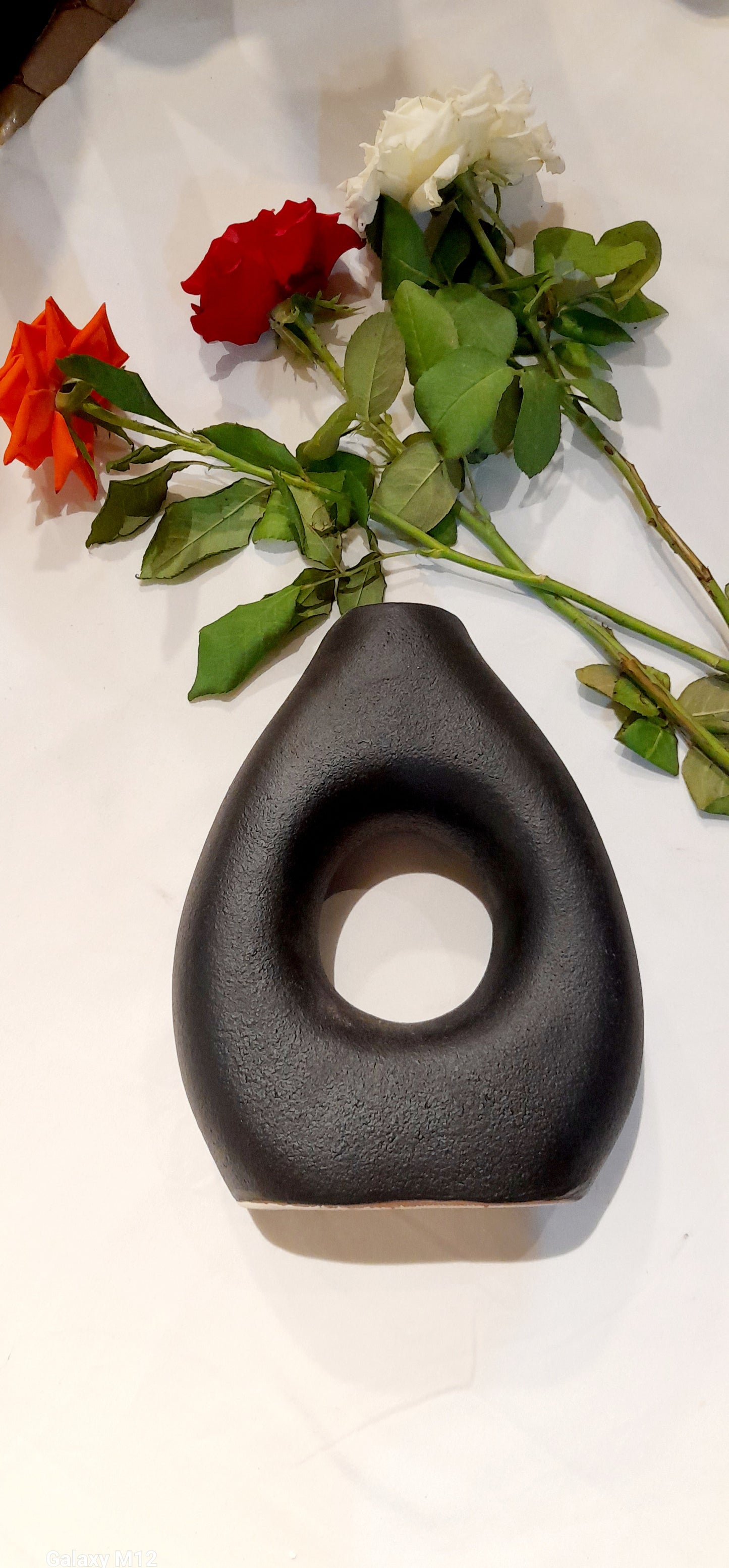 Modern Black Ceramic Vase – 20cm Sculptural Minimalist Design