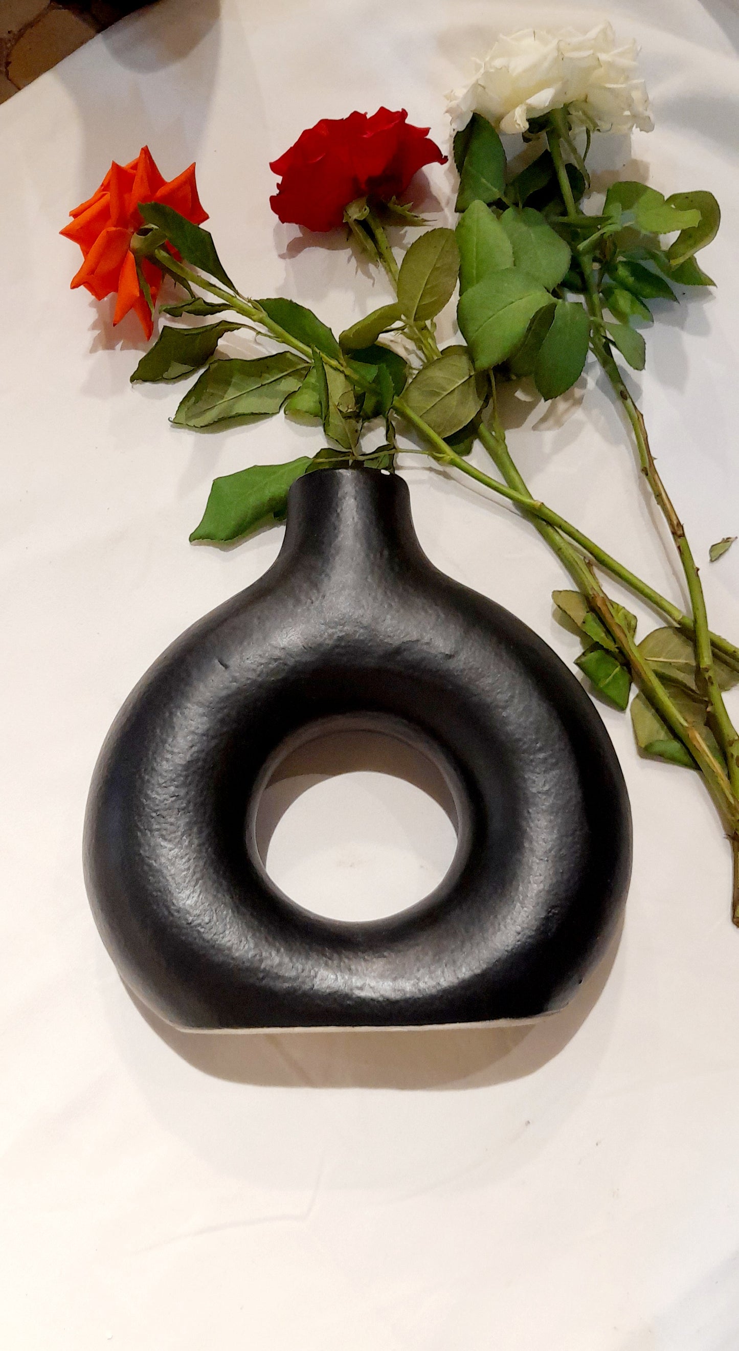 Modern Black Round Ceramic Vase – Handmade Moroccan Art