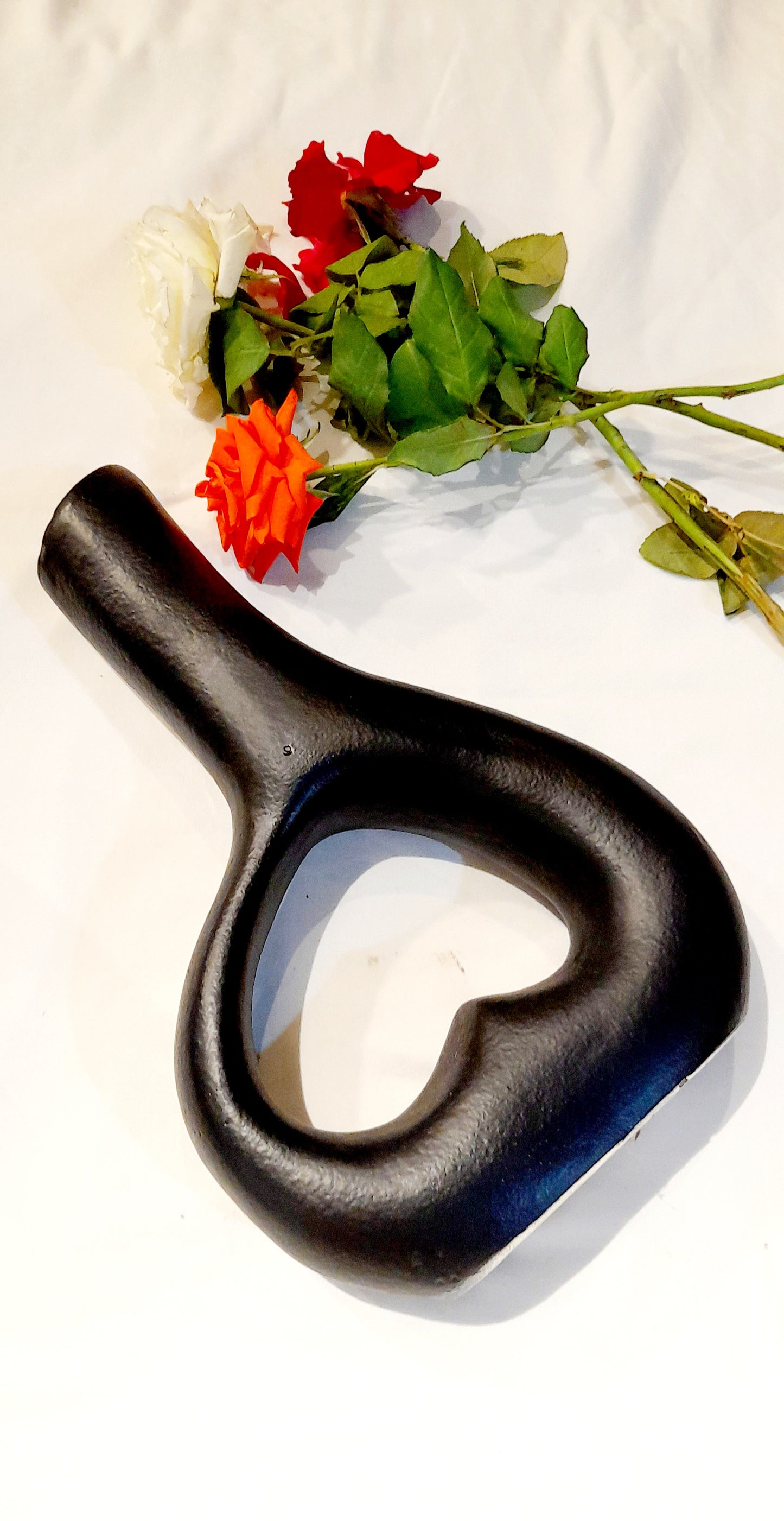 Heart-Shaped Black Ceramic Vase – Modern Moroccan Decor